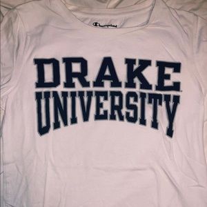 💙drake university t-shirt🤍